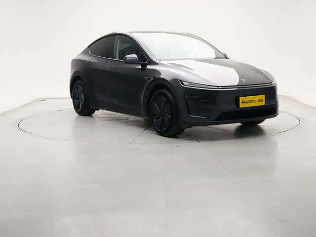 Photo 3 - Tesla Model Y