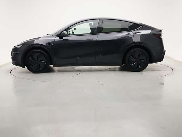 Photo 5 - Tesla Model Y