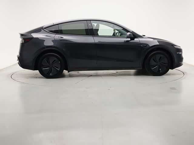 Photo 6 - Tesla Model Y