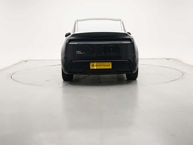 Photo 7 - Tesla Model Y