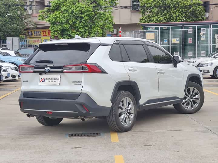 Фото 4 - Toyota Wildlander