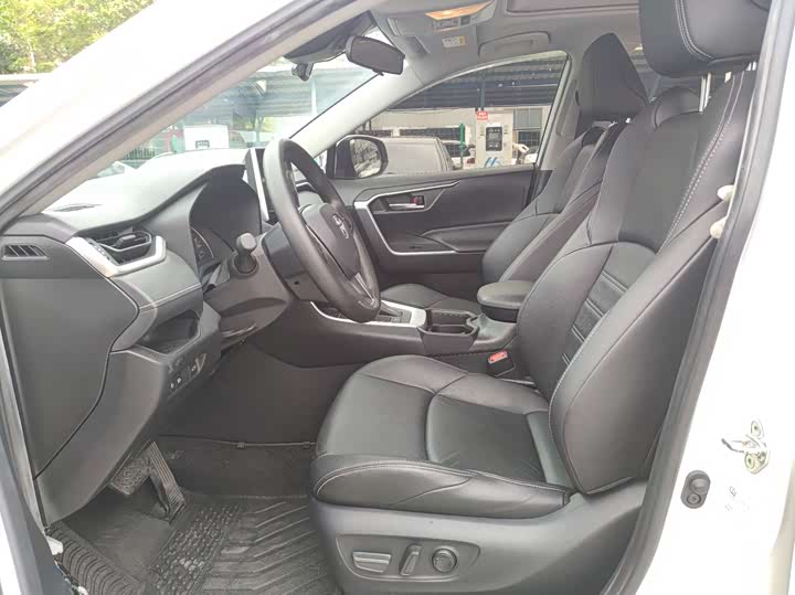 Фото 8 - Toyota Wildlander