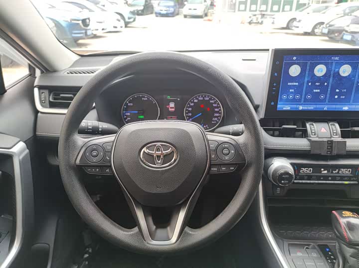 Фото 9 - Toyota Wildlander