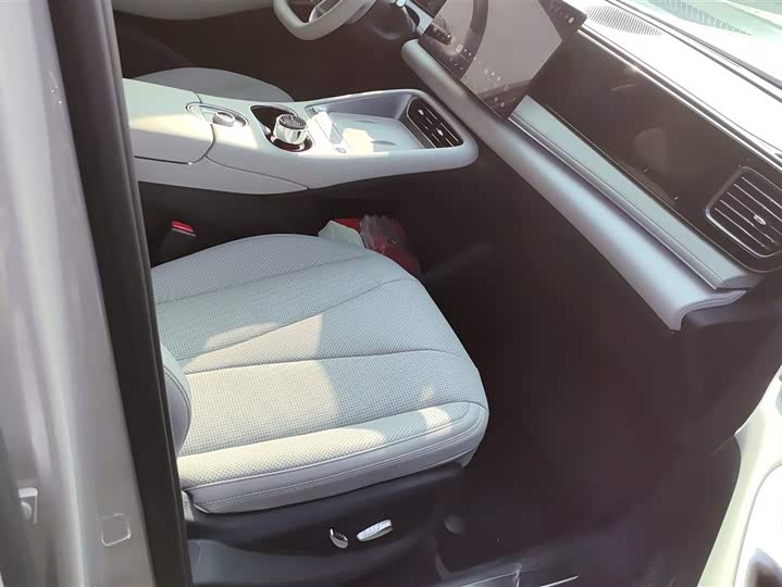 Photo 8 - BYD Sea Lion 06 Hybrid/EV