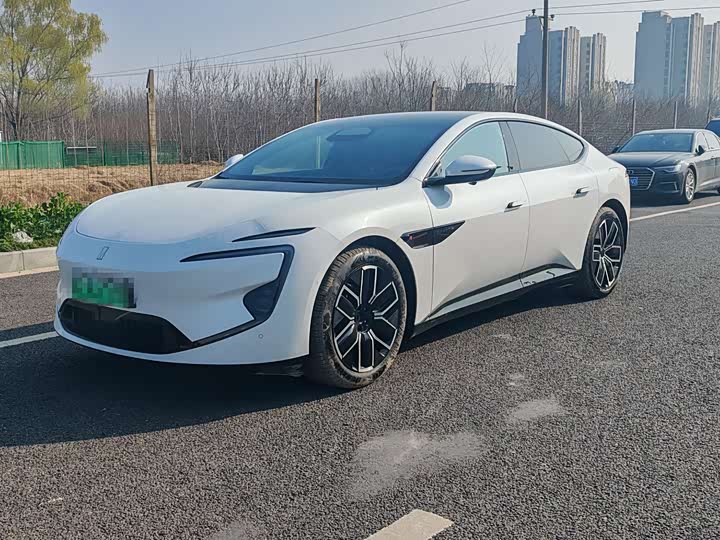 Фото 1 - Avatr 12