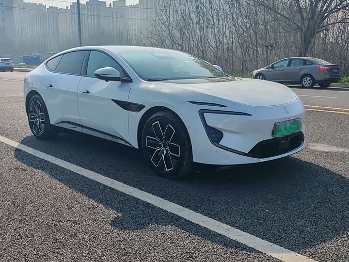 Фото 3 - Avatr 12