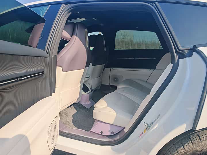 Фото 8 - Avatr 12