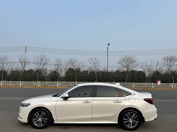 Honda Integra 2023 2023款 240TURBO CVT领先版