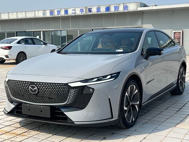 Photo 1 - Mazda EZ-6