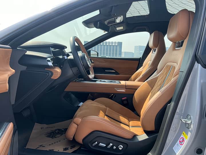 Photo 8 - Mazda EZ-6