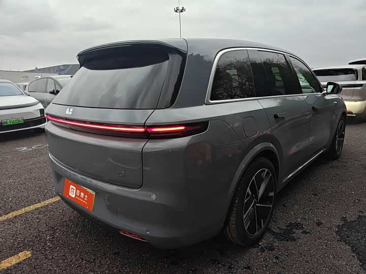 Photo 2 - LiXiang L8