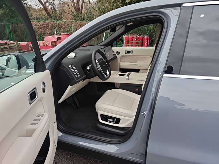 Photo 6 - LiXiang L8