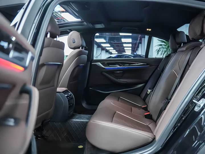 Фото 5 - BMW 5 Series