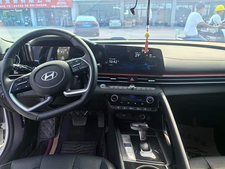 Фото 8 - Hyundai Elantra N line