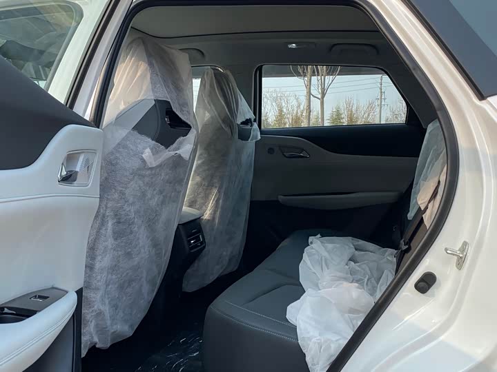 Фото 4 - Changan UNI-Z Hybrid