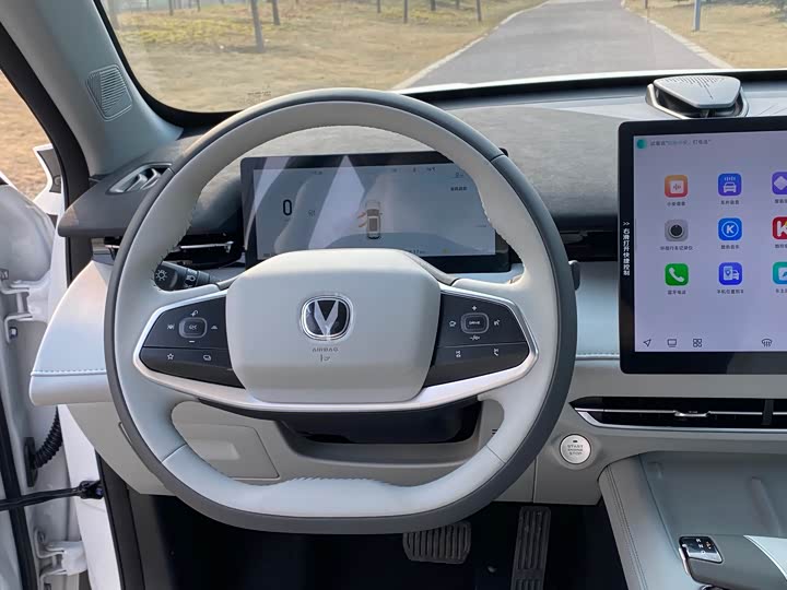 Фото 7 - Changan UNI-Z Hybrid