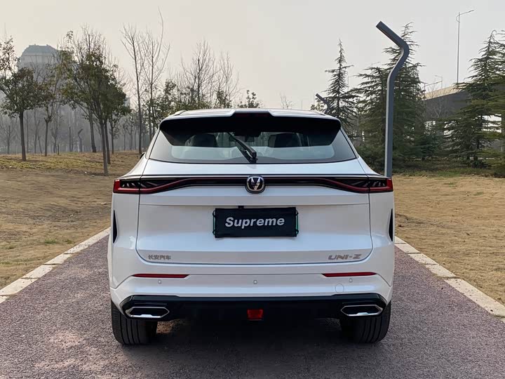 Фото 9 - Changan UNI-Z Hybrid