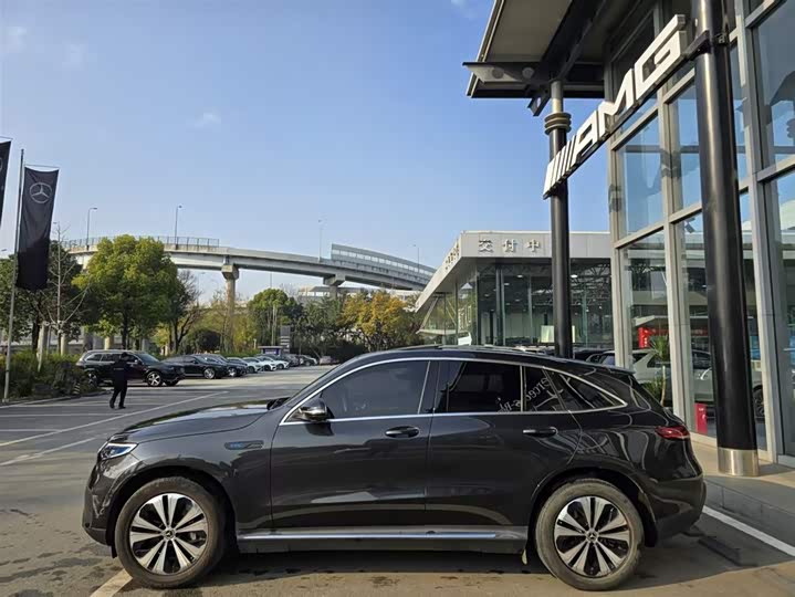 Фото 6 - Mercedes-Benz EQC