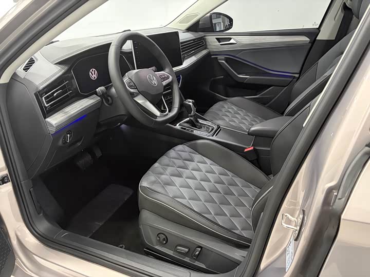 Фото 6 - Volkswagen Sagitar L