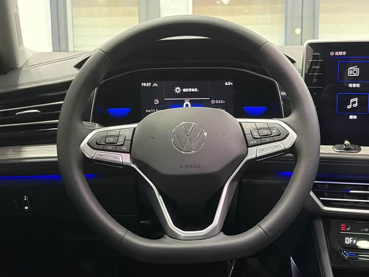 Фото 7 - Volkswagen Sagitar L