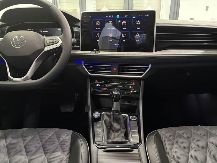 Фото 9 - Volkswagen Sagitar L