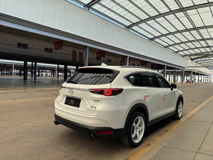 Photo 4 - Mazda CX-8