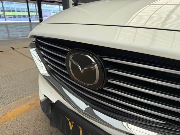 Photo 9 - Mazda CX-8