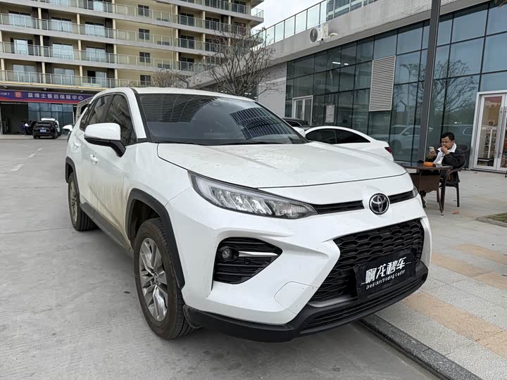 Photo 2 - Toyota Wildlander