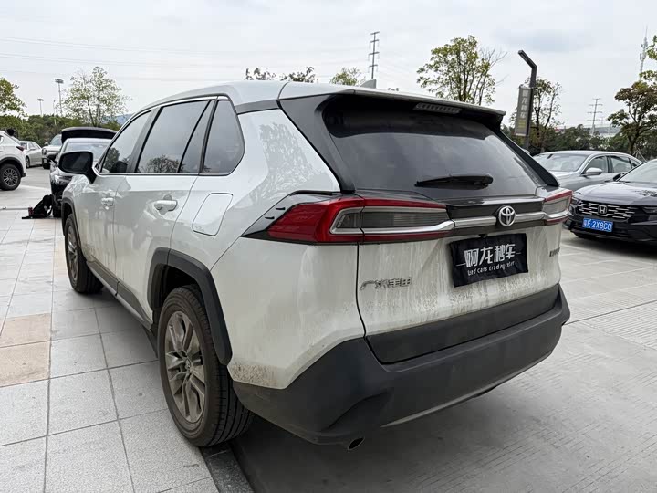 Photo 4 - Toyota Wildlander