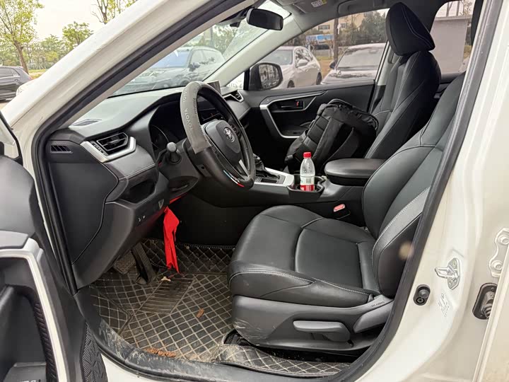 Photo 7 - Toyota Wildlander