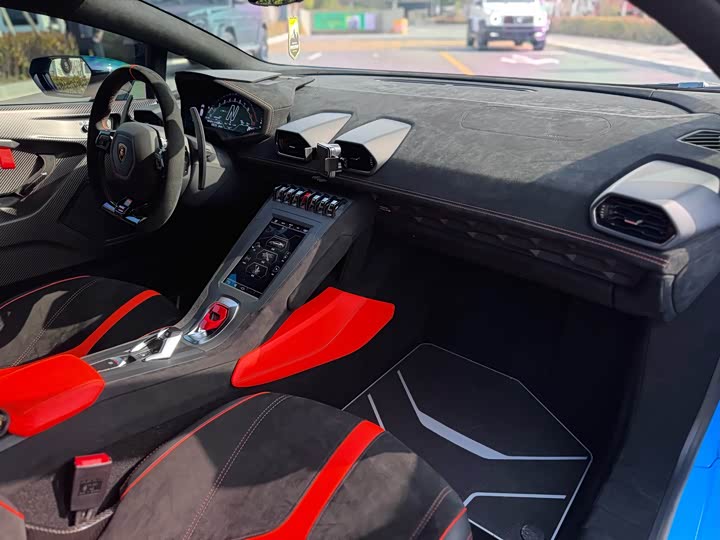 Фото 6 - Lamborghini Huracán