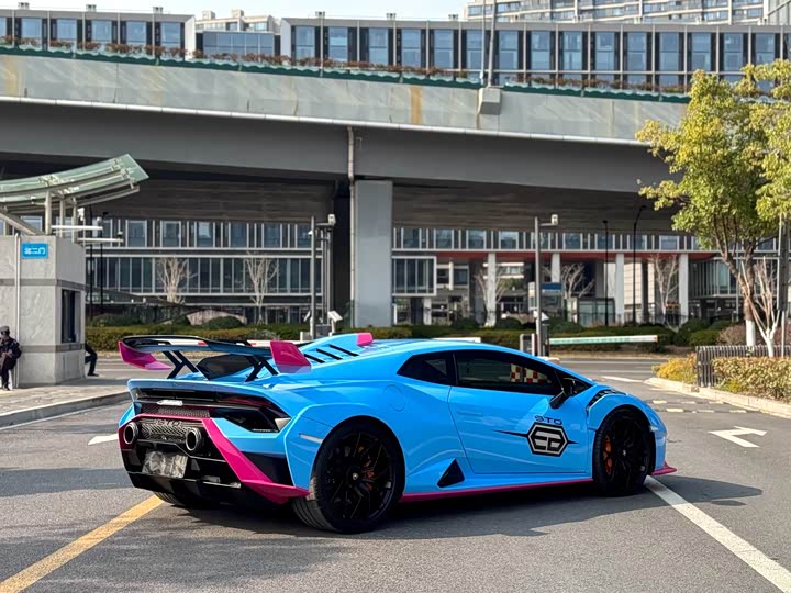 Фото 7 - Lamborghini Huracán