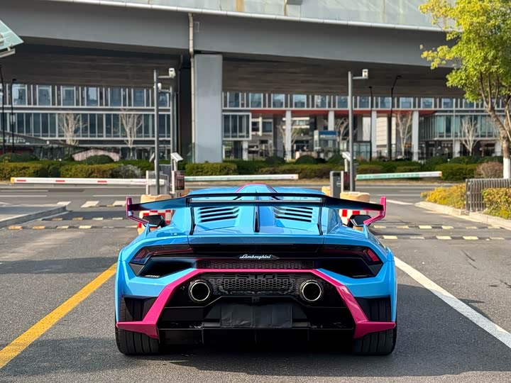 Фото 8 - Lamborghini Huracán