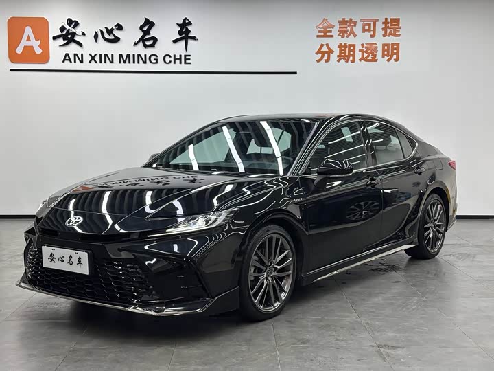 Фото 1 - Toyota Camry