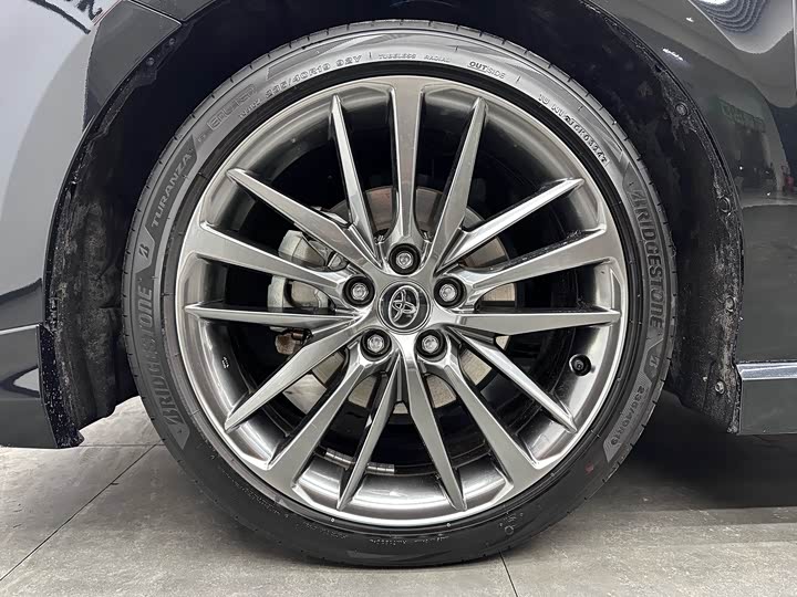 Фото 6 - Toyota Camry