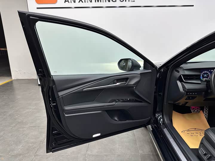 Фото 7 - Toyota Camry