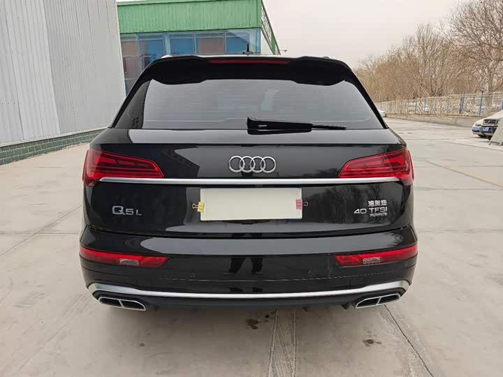 Фото 8 - Audi Q5