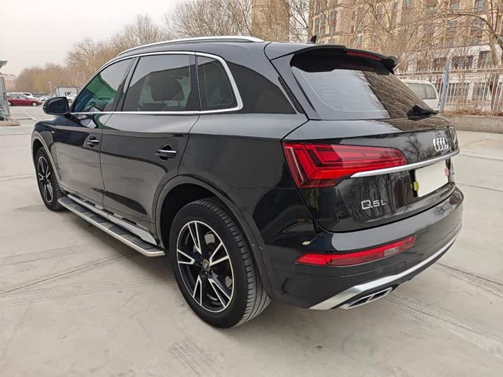 Фото 9 - Audi Q5