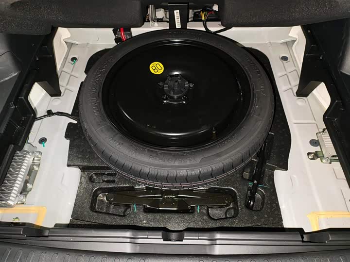 Фото 9 - Geely Monjaro Thor Hybrid