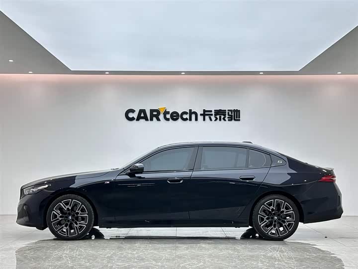 Фото 2 - BMW 5 Series