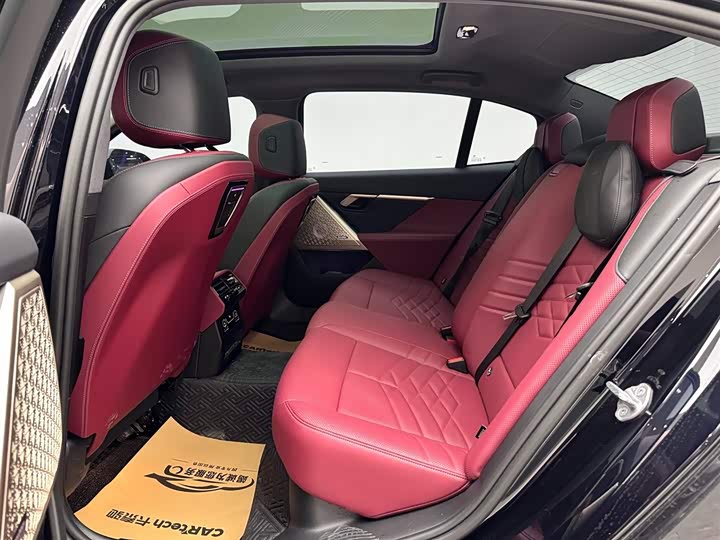 Фото 9 - BMW 5 Series