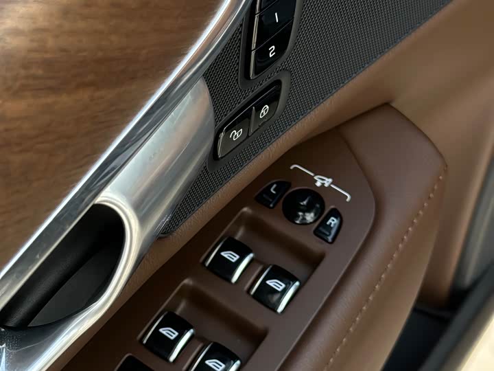 Фото 7 - Volvo S90