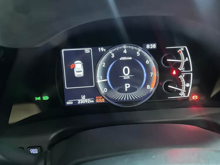 Фото 7 - Lexus ES