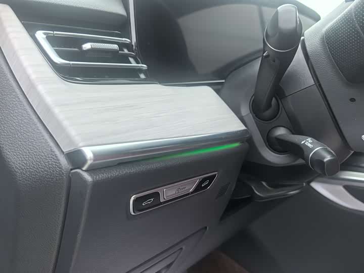 Фото 7 - Hongqi HS5