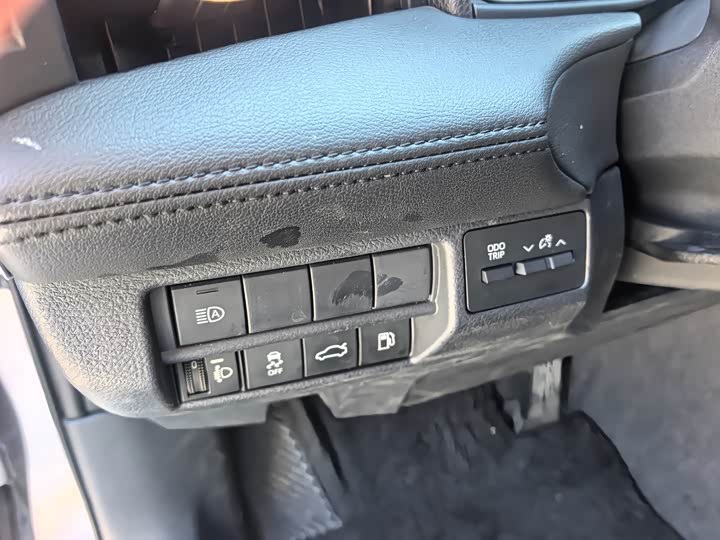 Photo 9 - Toyota Avalon