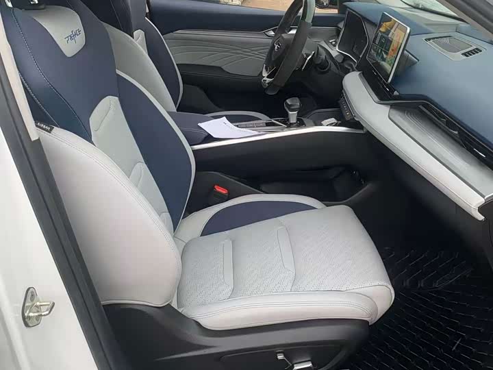 Фото 8 - Geely Preface