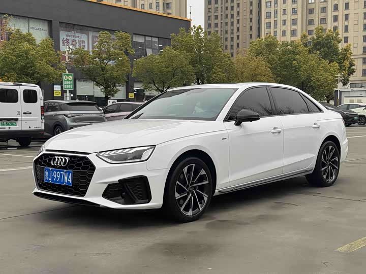 Zdjęcie 1 - Audi A4L