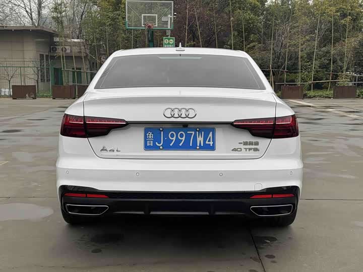 Zdjęcie 9 - Audi A4L