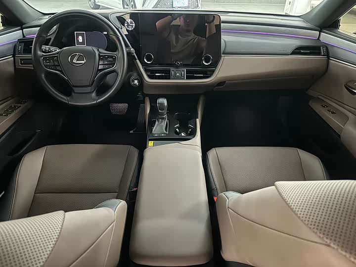 Фото 6 - Lexus ES