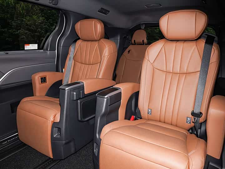 Фото 5 - Toyota Sienna